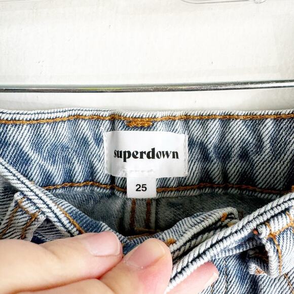 Superdown REVOLVE Marilyn Light Blue Wash Denim Jean Raw Hem Button Fly Size 25 - Picture 9 of 13